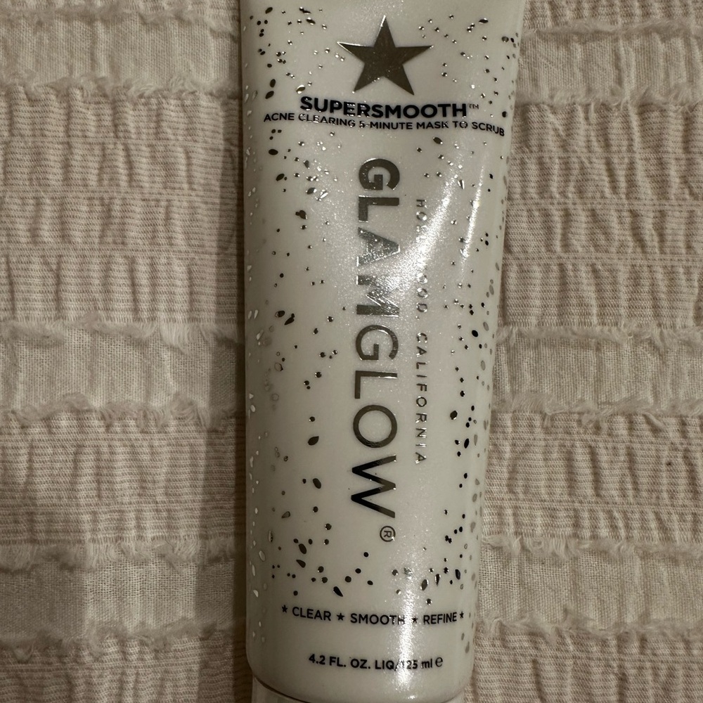 GLAMGLOW Supersmooth Exfoliating acne clearing 5 minute Mask to scrub - Picture 2 of 3